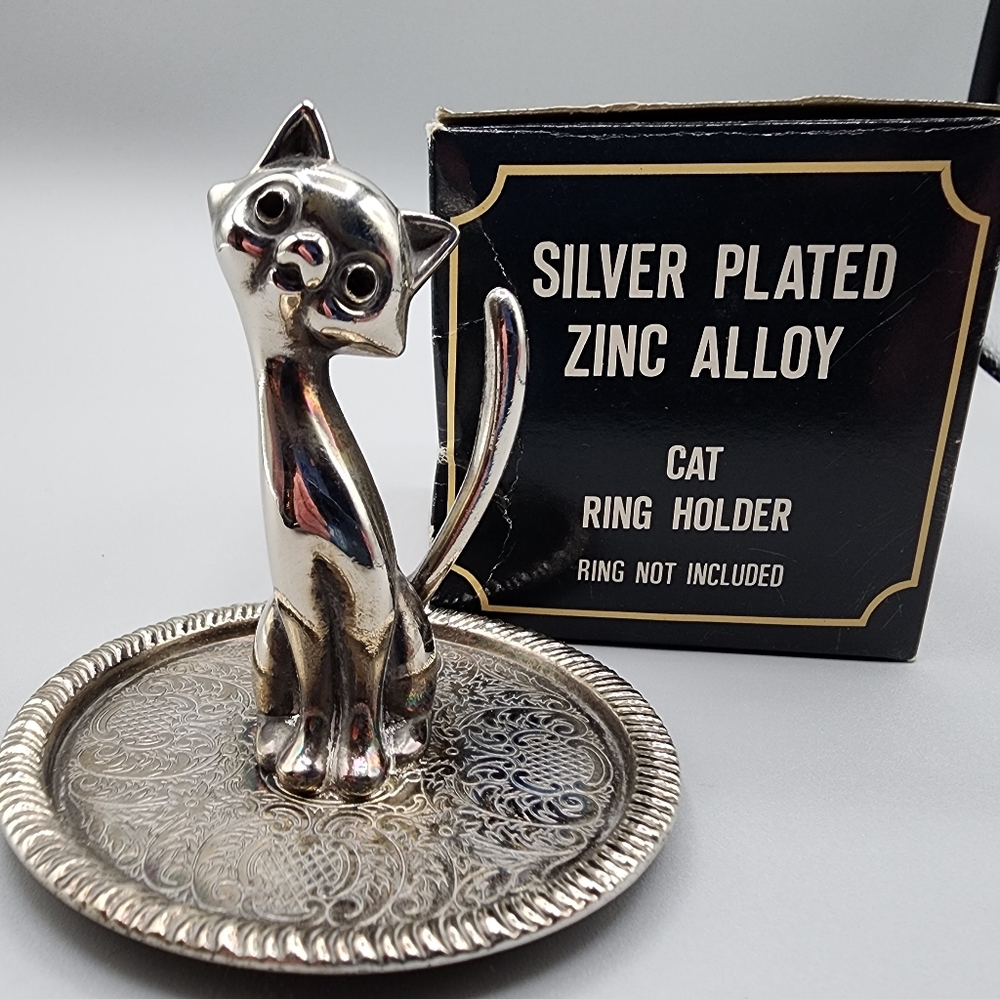 International Silver Co. Cat EP Zinc Alloy‎ Silver Jewelry Tray Vintage